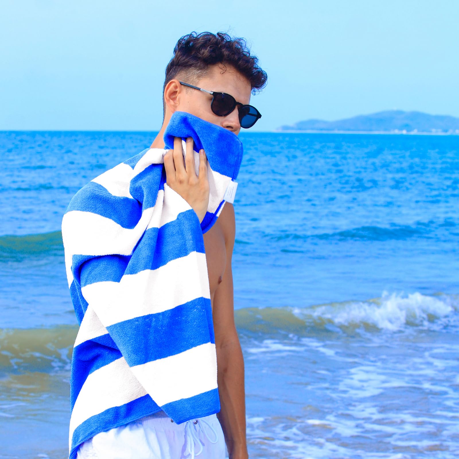 Exclusivo Mezcla easy carry towel for travel and on the go