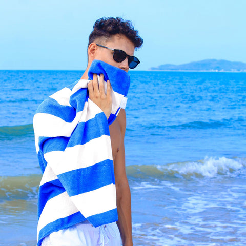 Exclusivo Mezcla easy carry towel for travel and on the go