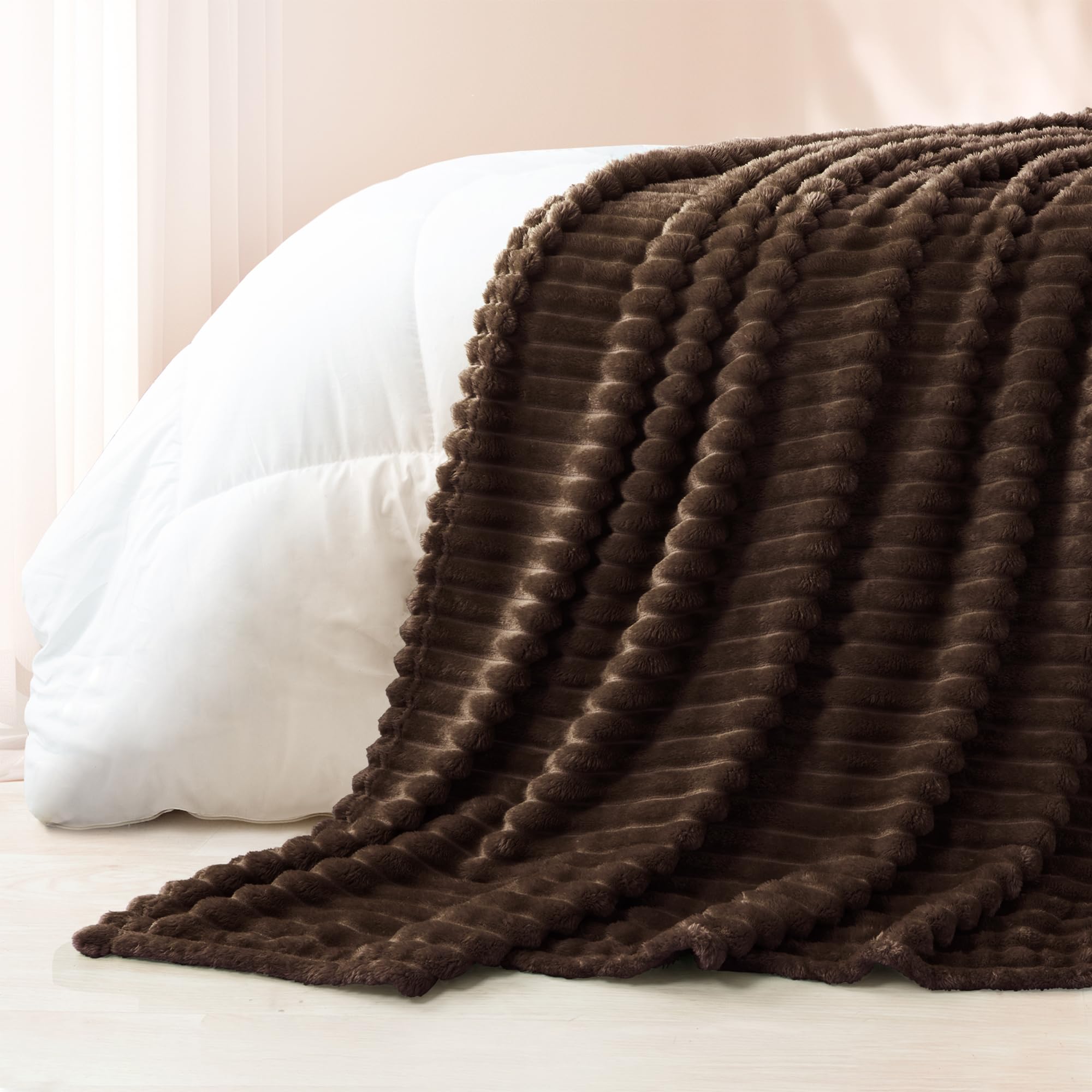 Exclusivo Mezcla easy-care blanket machine washable and fade-resistant