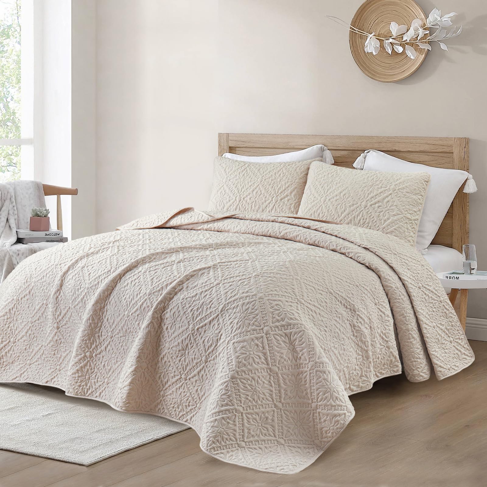 Exclusivo Mezcla two pillow shams add decorative finish and coordinated styling.