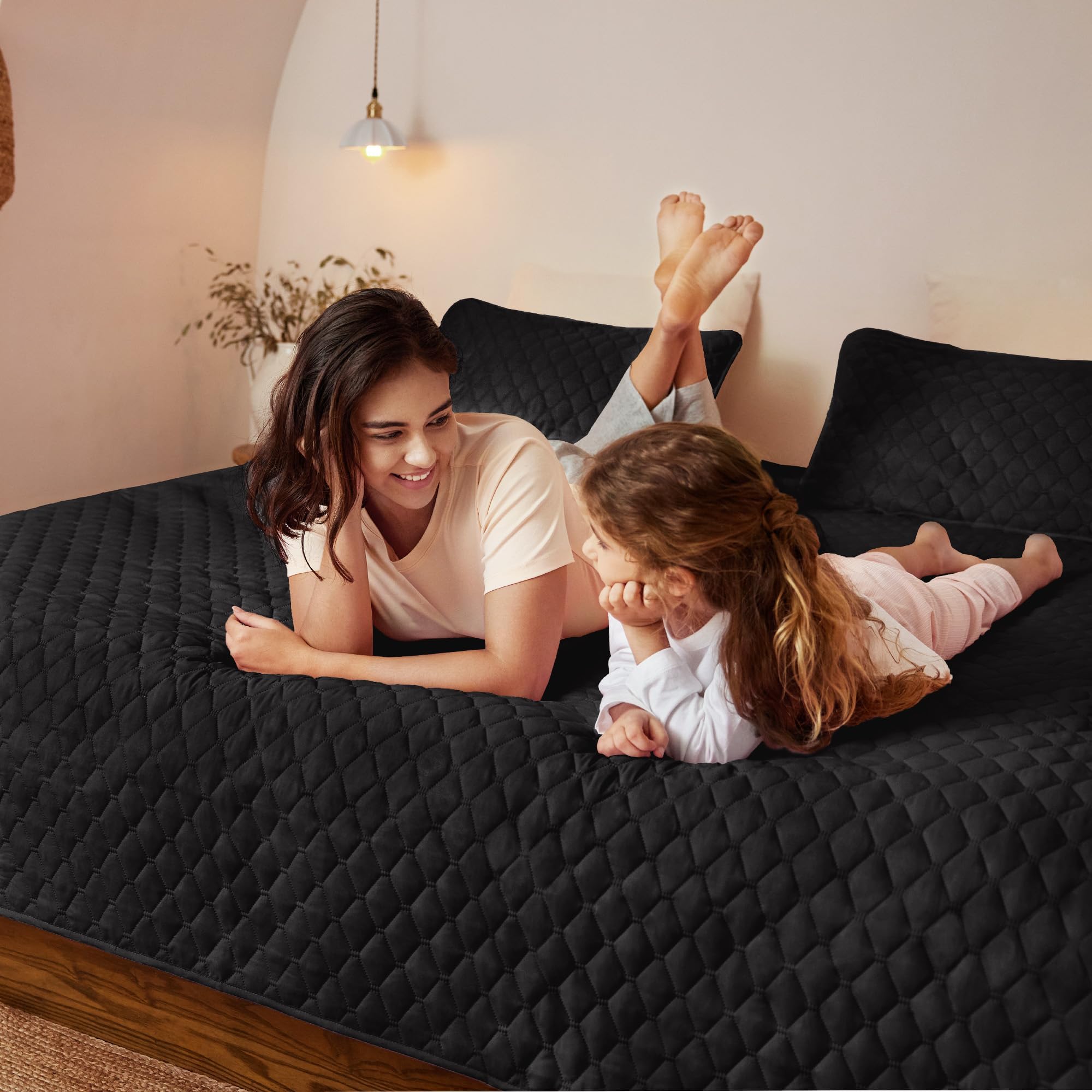 Ultrasonic embossed geometric pattern adds lightweight, sturdy texture