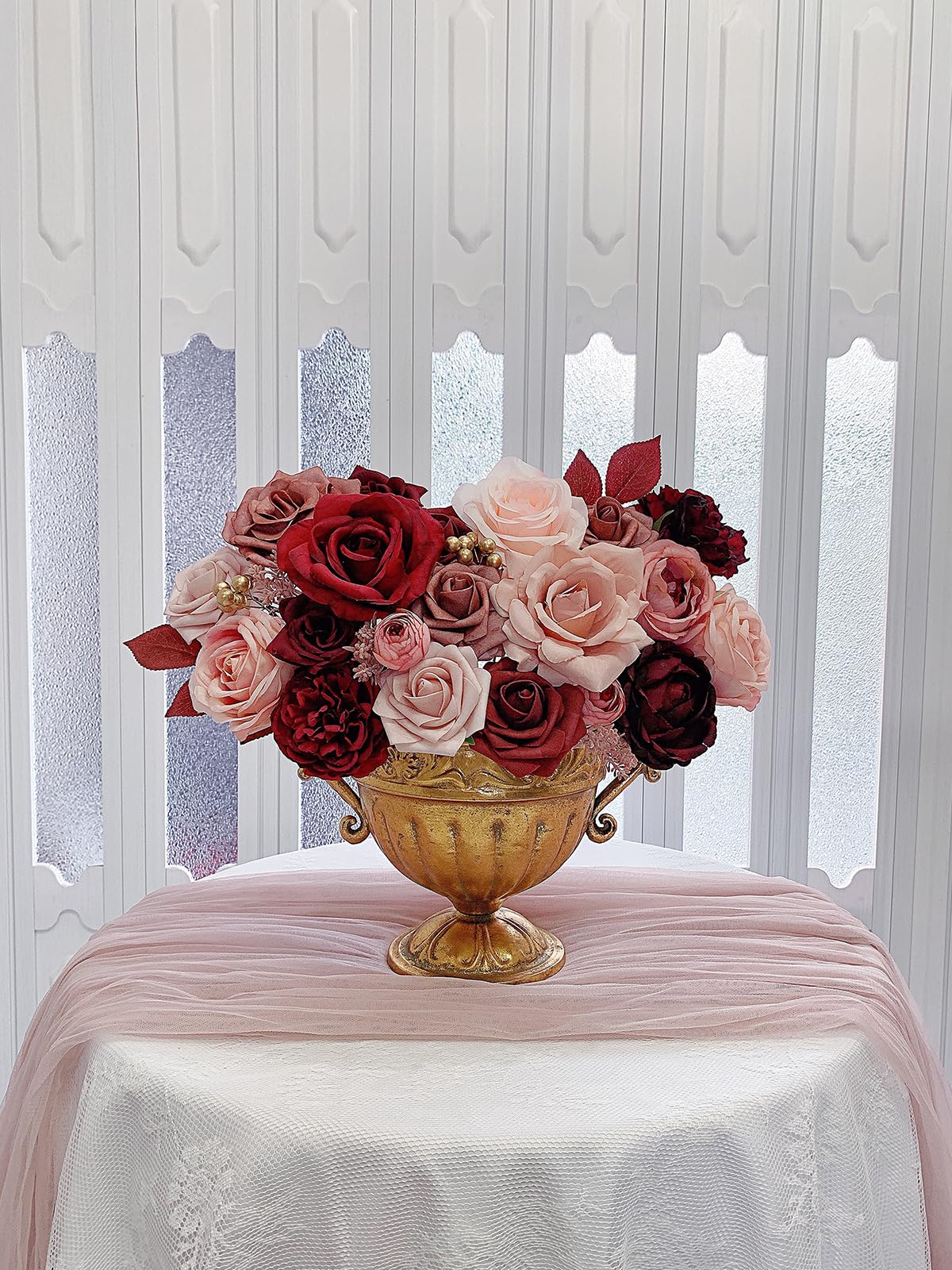 FACINOC burgundy roses packaging ensures safe storage and protection.