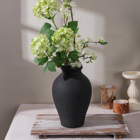 FancyPlus non-slip base keeps the vase stable on desks.