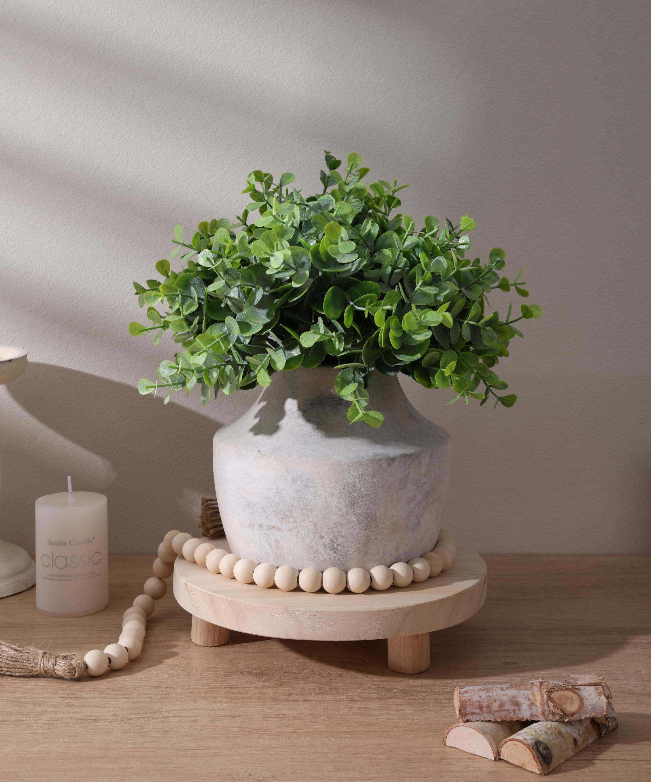 FancyPlus white ceramic vase with glazed finish, easy to clean and timeless.
