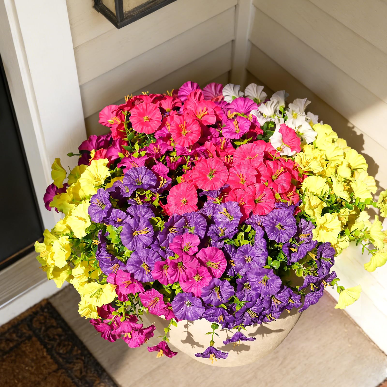 Fanfantoey bendable stems allow easy shaping for containers and planters.