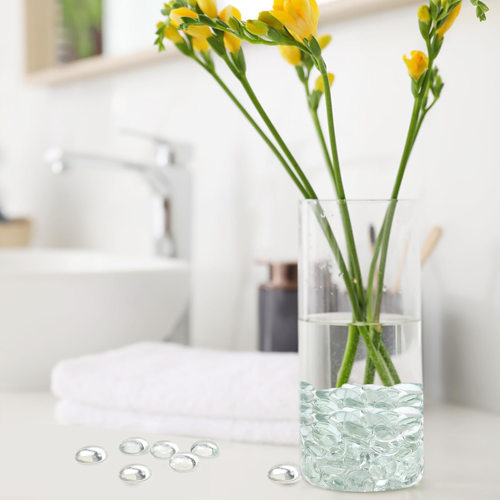 FANTIAN glass gems enhance floral arrangements with crystal-like shine.