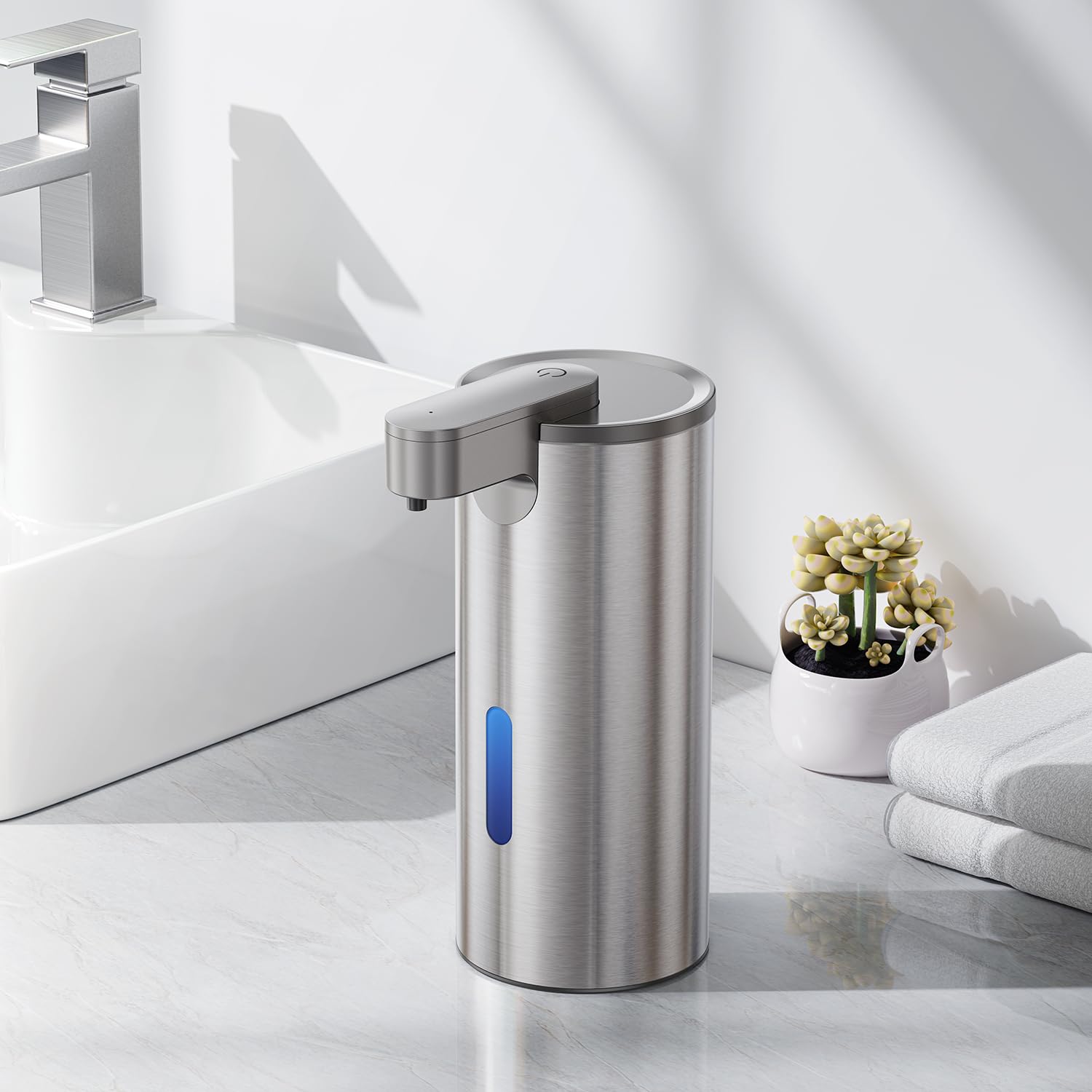 Fantictas easy-clean stainless steel surface simplifies maintenance