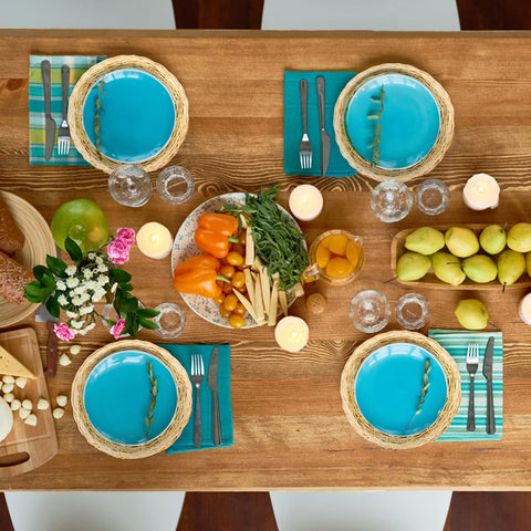 Fasmov 10-inch diameter holder fits most standard paper plates for everyday meals.