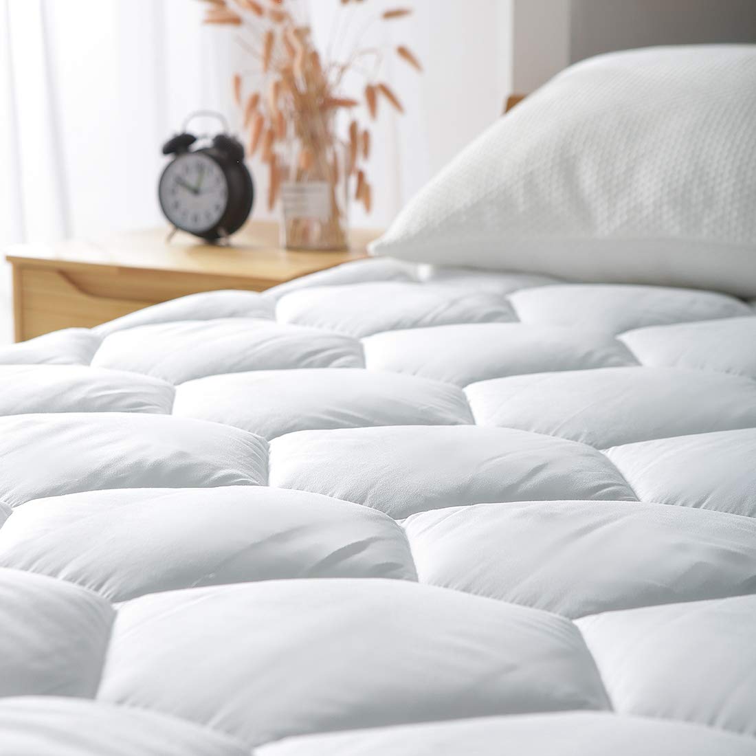 Favorland breathable fabric for cool, comfortable sleep all night.