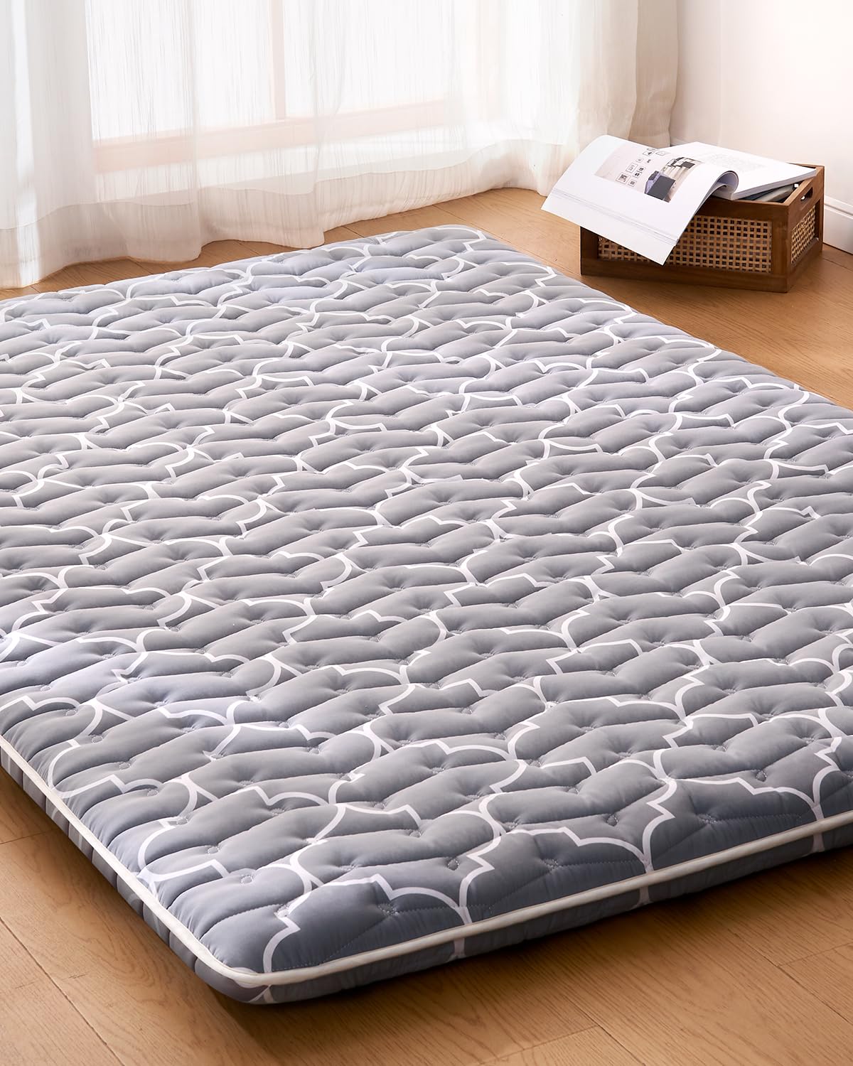 Feisaibaoly 6th Gen futon queen top view, spacious sleeping surface for versatile rooms.