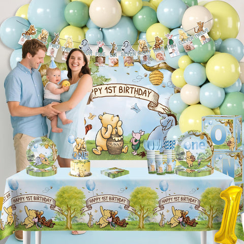 Fexivo Pooh 10-inch balloons complement the balloon bouquet