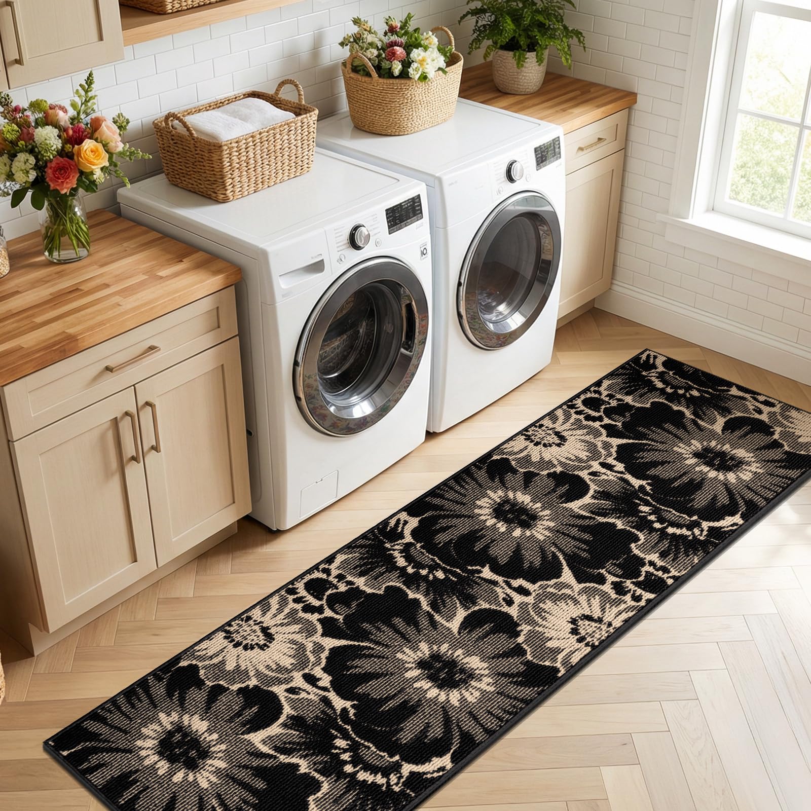 Findosom daily-use rug supports high-traffic areas with stylish comfort.