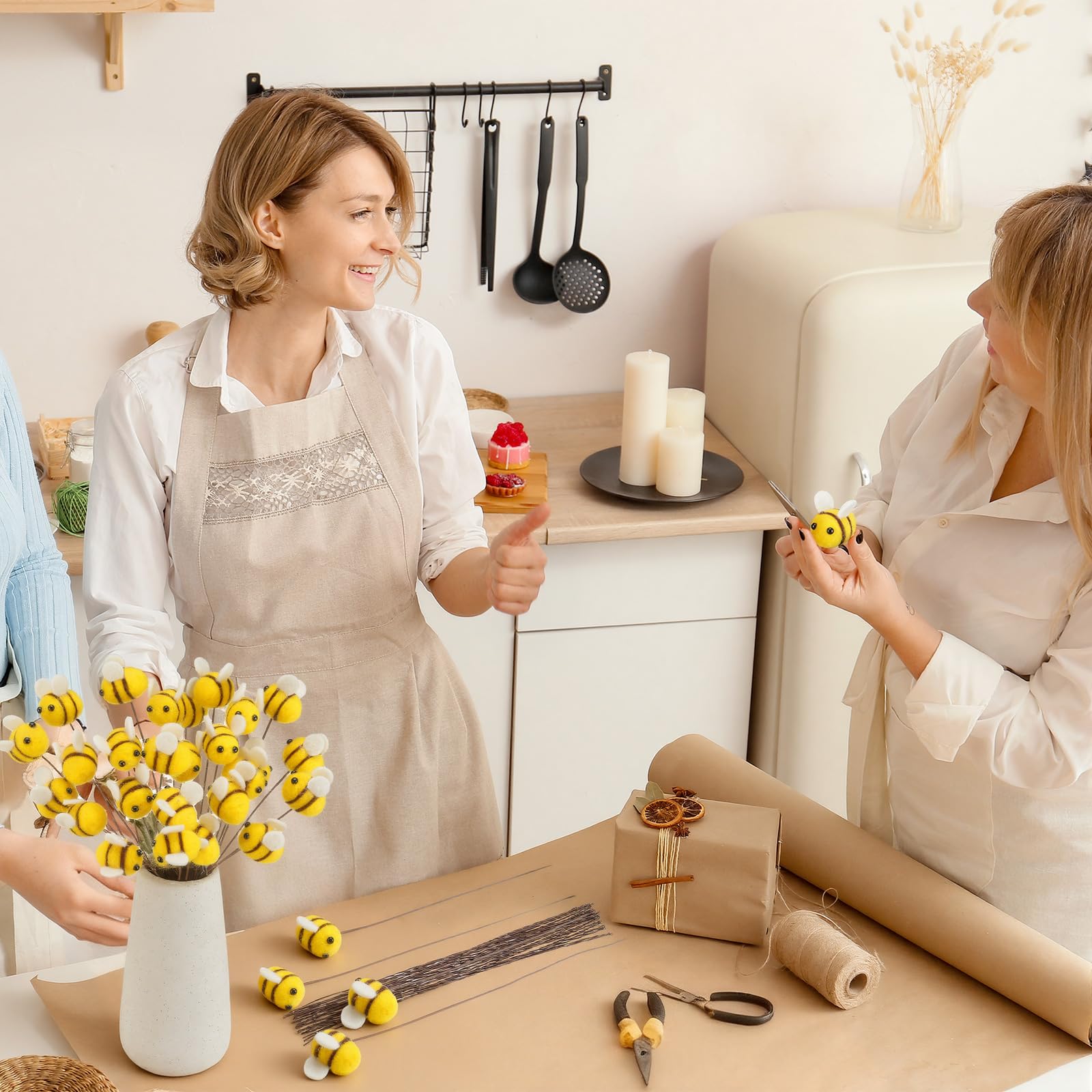 FineCheer bendable stems let you shape tabletop decor.