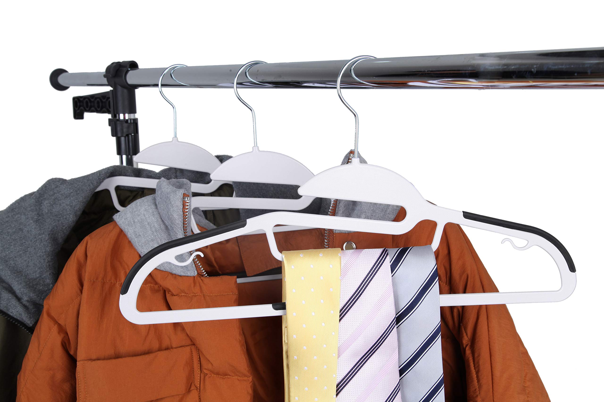 Finnhomy secondary bar adds space for ties and scarves