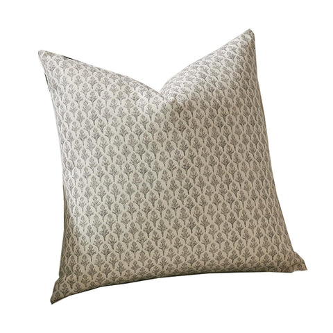 FIOUOVO handcrafted floral detail cover adds artisanal charm.
