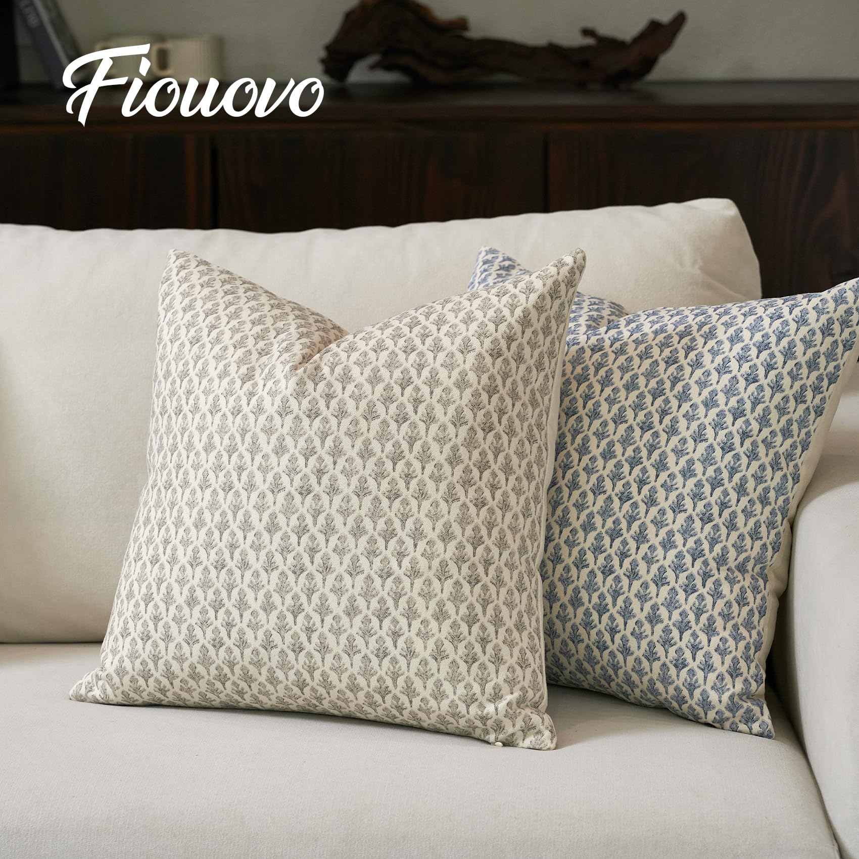 Fiouovo machine-washable cotton cover supports easy care.