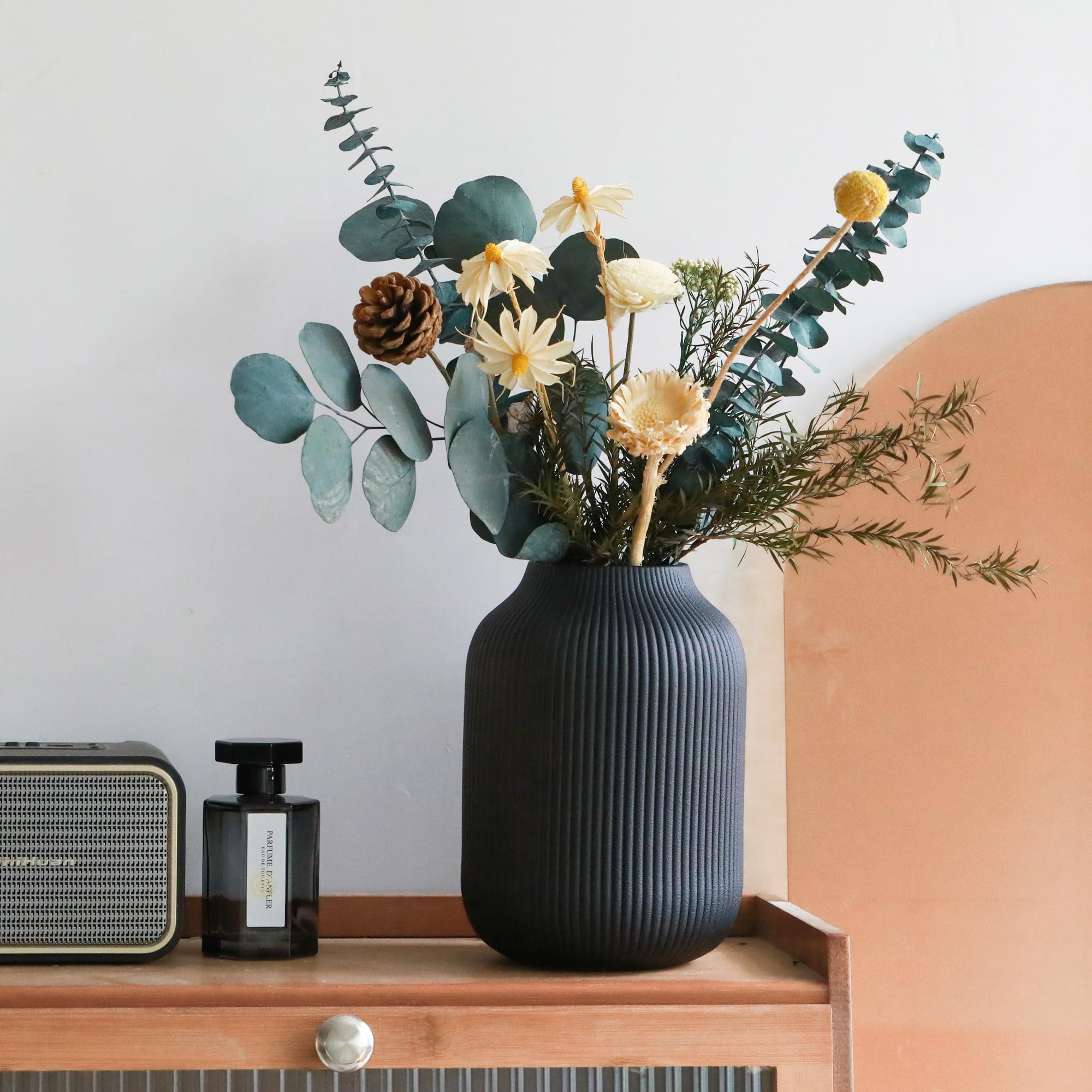 Flature grooved vase makes a thoughtful gift for many occasions