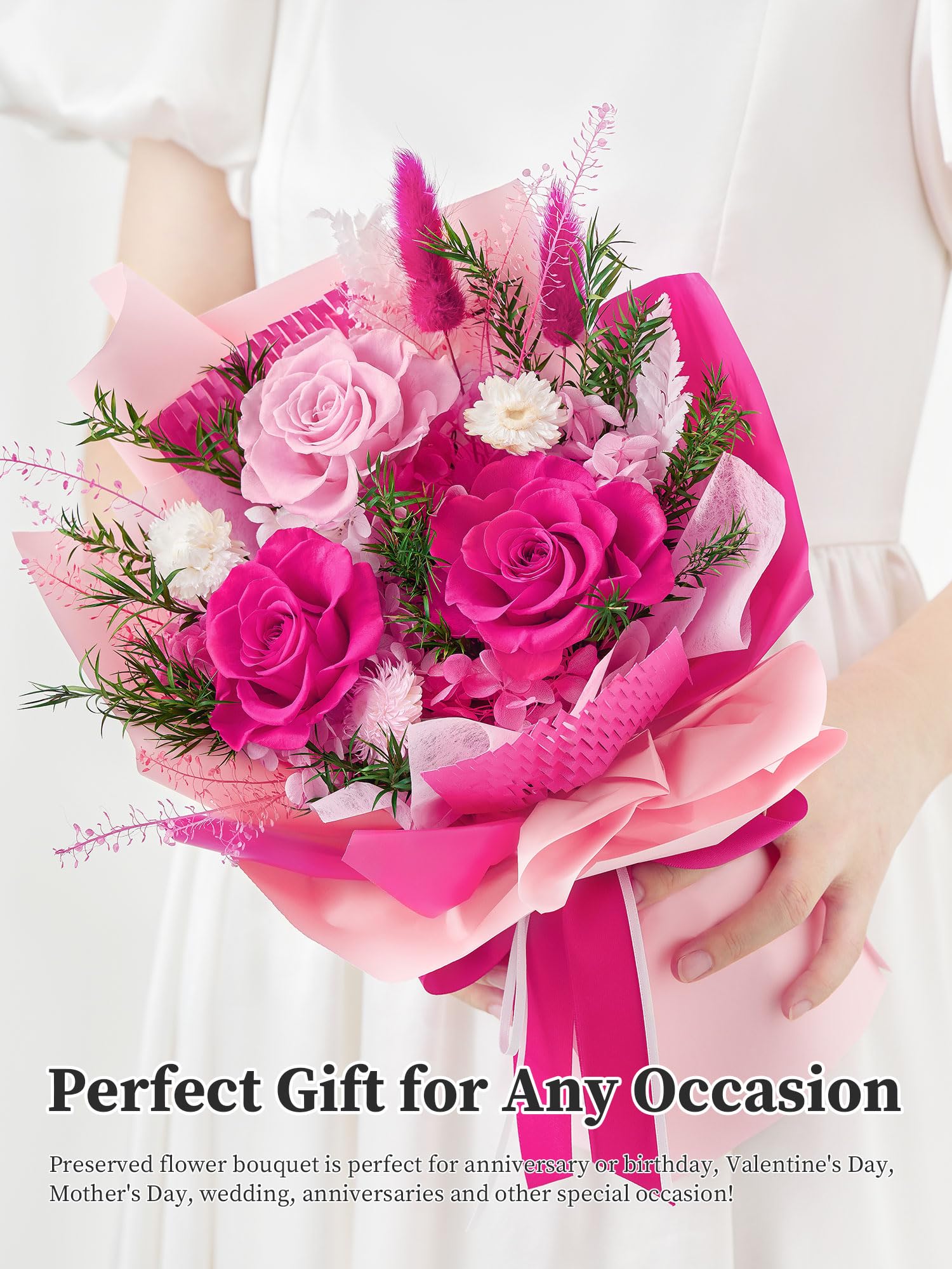 Flomoon handmade floral bouquet features roses and hydrangeas.