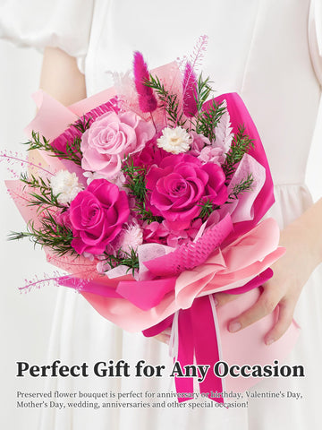 Flomoon handmade floral bouquet features roses and hydrangeas.