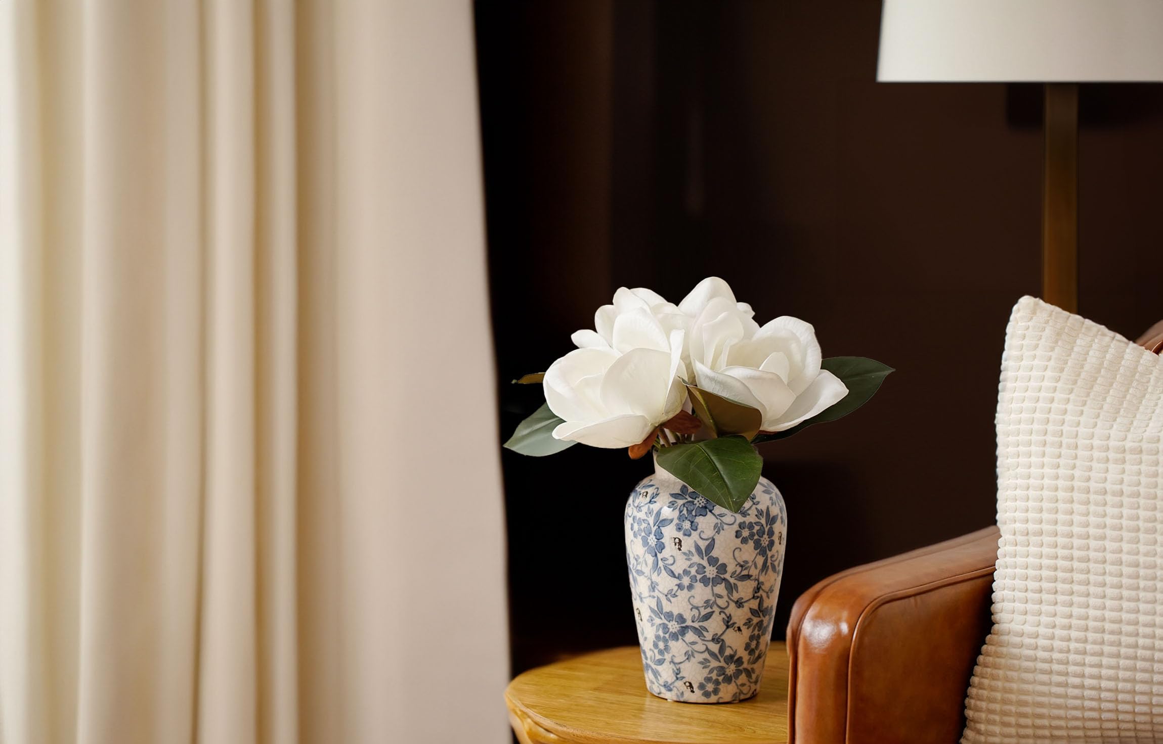 FlorisDecor all-season decor magnolia adds timeless beauty year-round