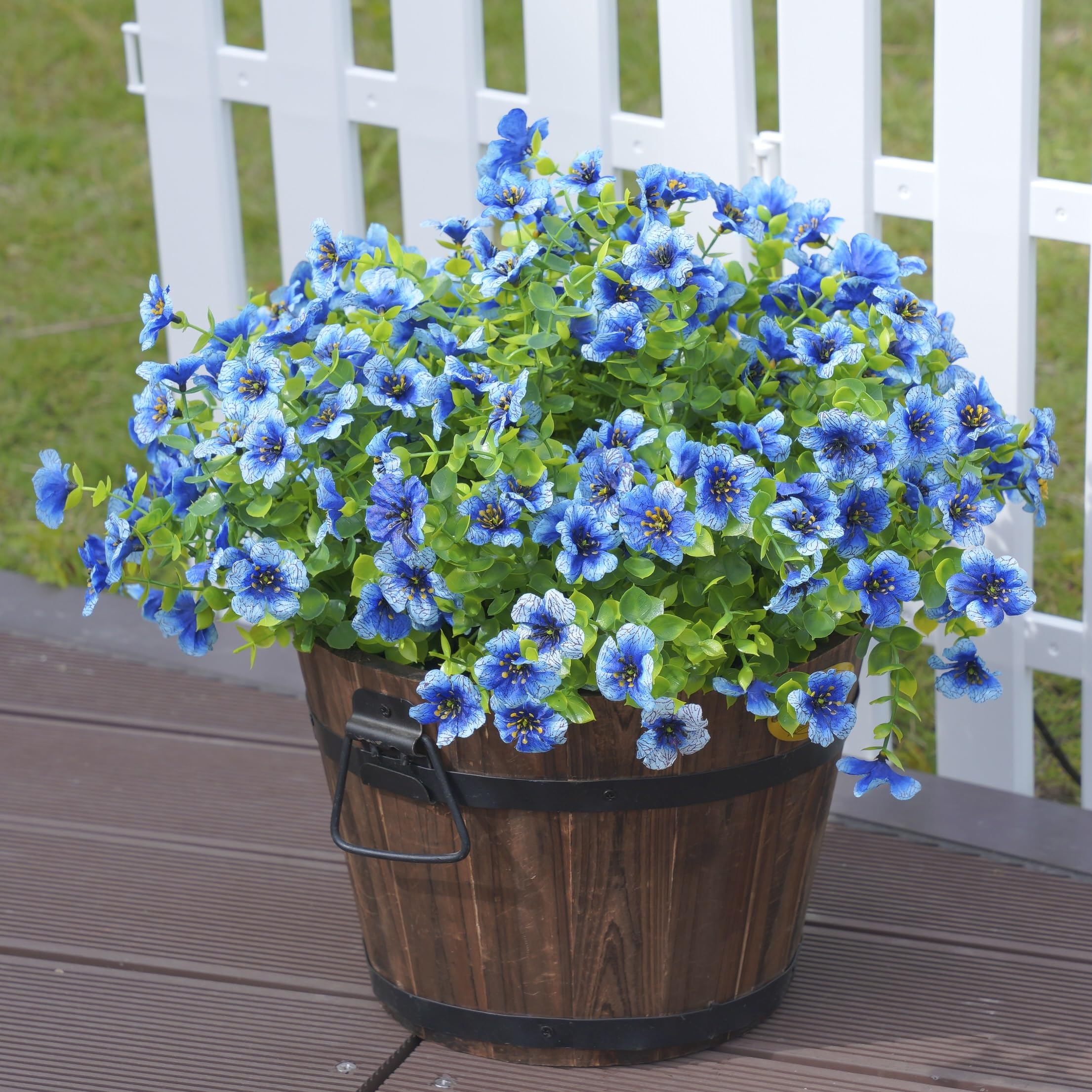 Florisso daisies suitable for parties, weddings, and memorials.