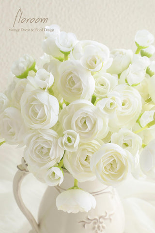 Floroom mini ranunculus ivory buds and blooms ideal for arrangements.