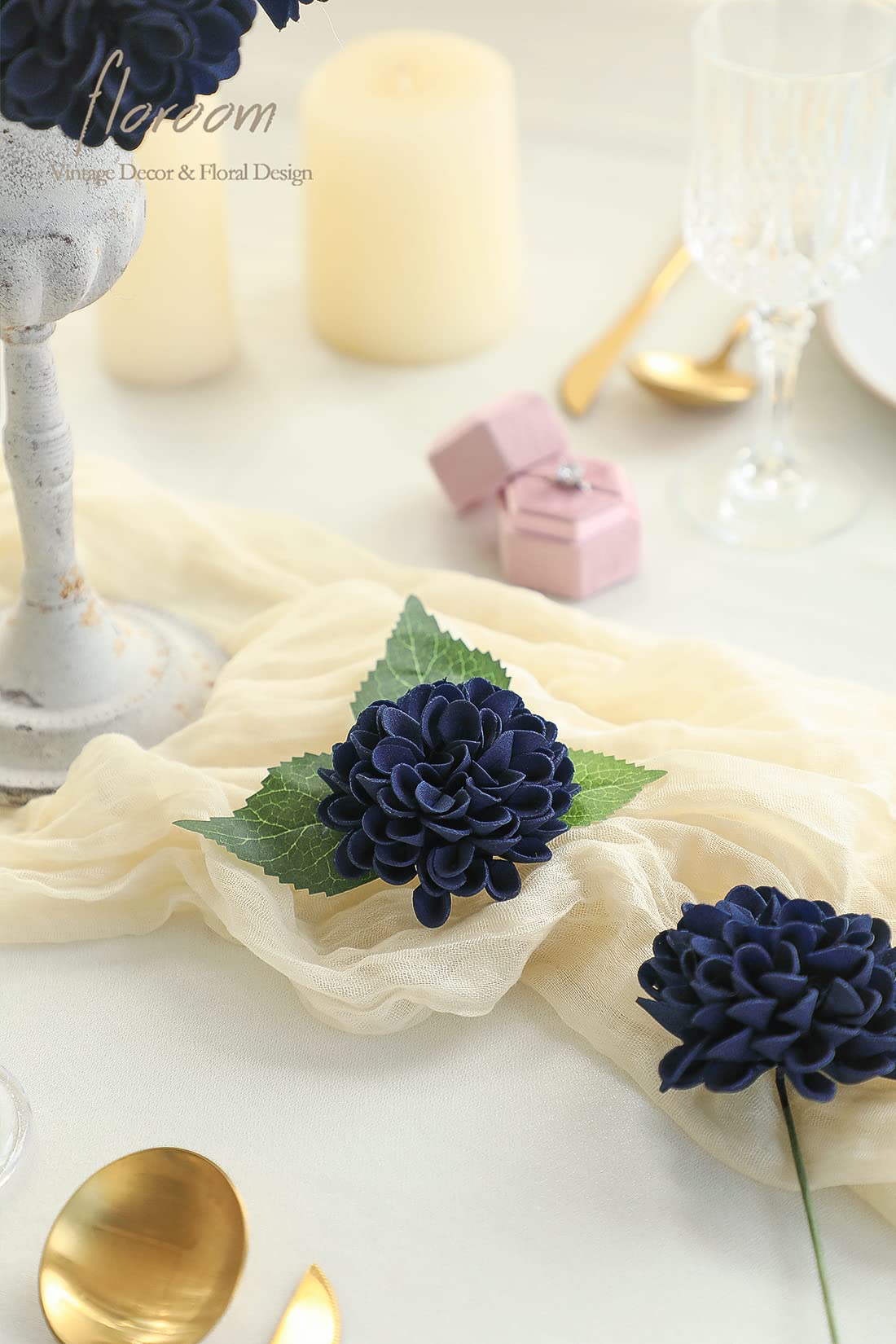 Eight complimentary leaves with Floroom 25 flowers for natural accents.