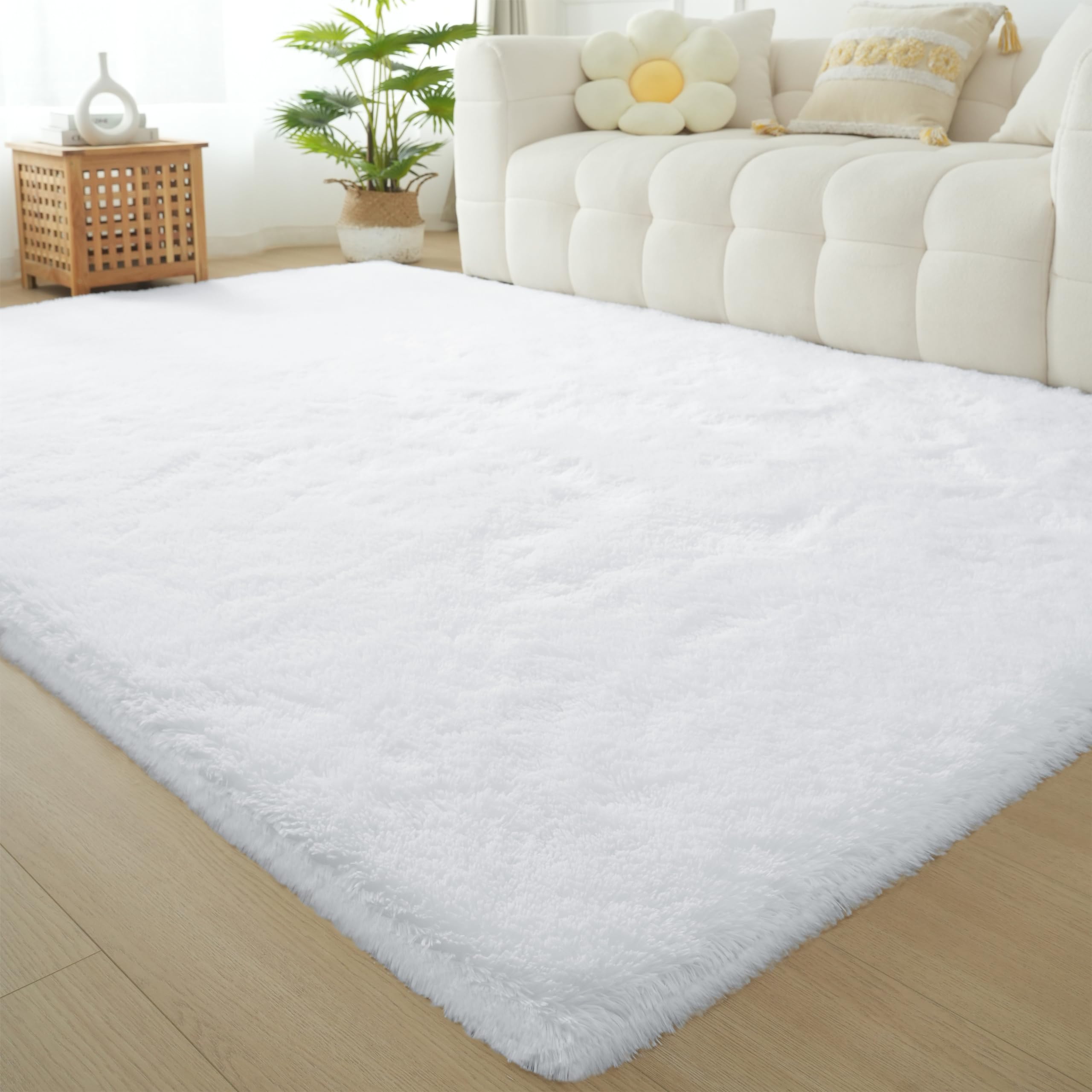 Fluffyrug 5x7 area rug with thick pile for soft underfoot comfort.