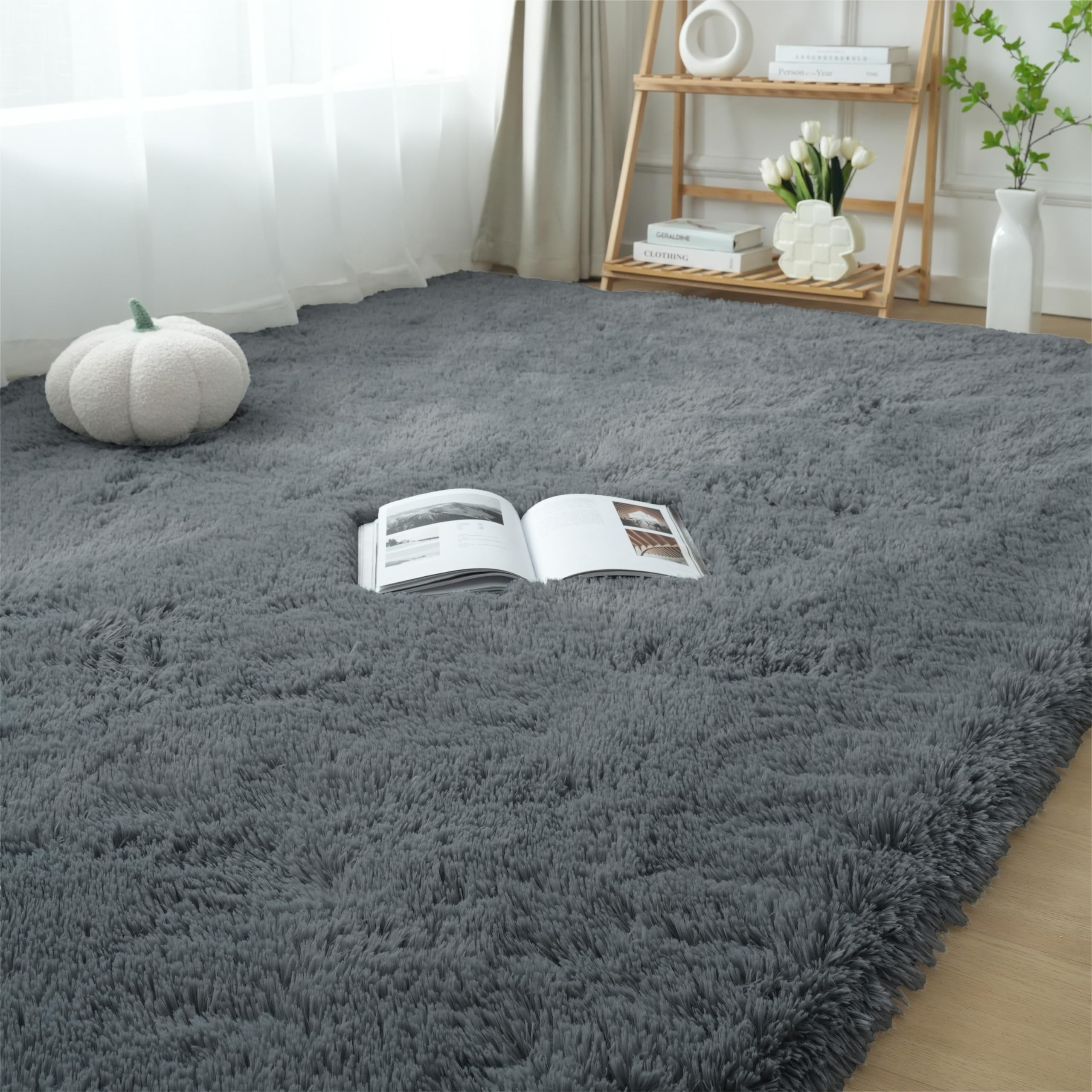Fluffyrug fluffy area rug for the bedroom 5x7 with plush underfoot comfort.