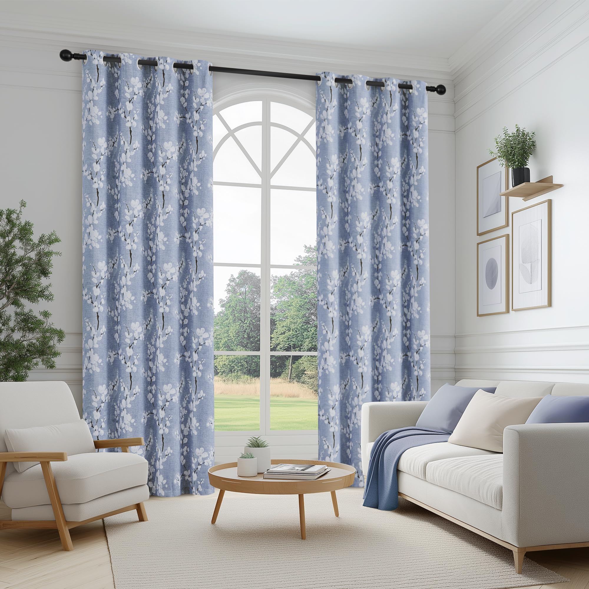 FMFUNCTEX blue on white colorway complements cottage-style interiors.