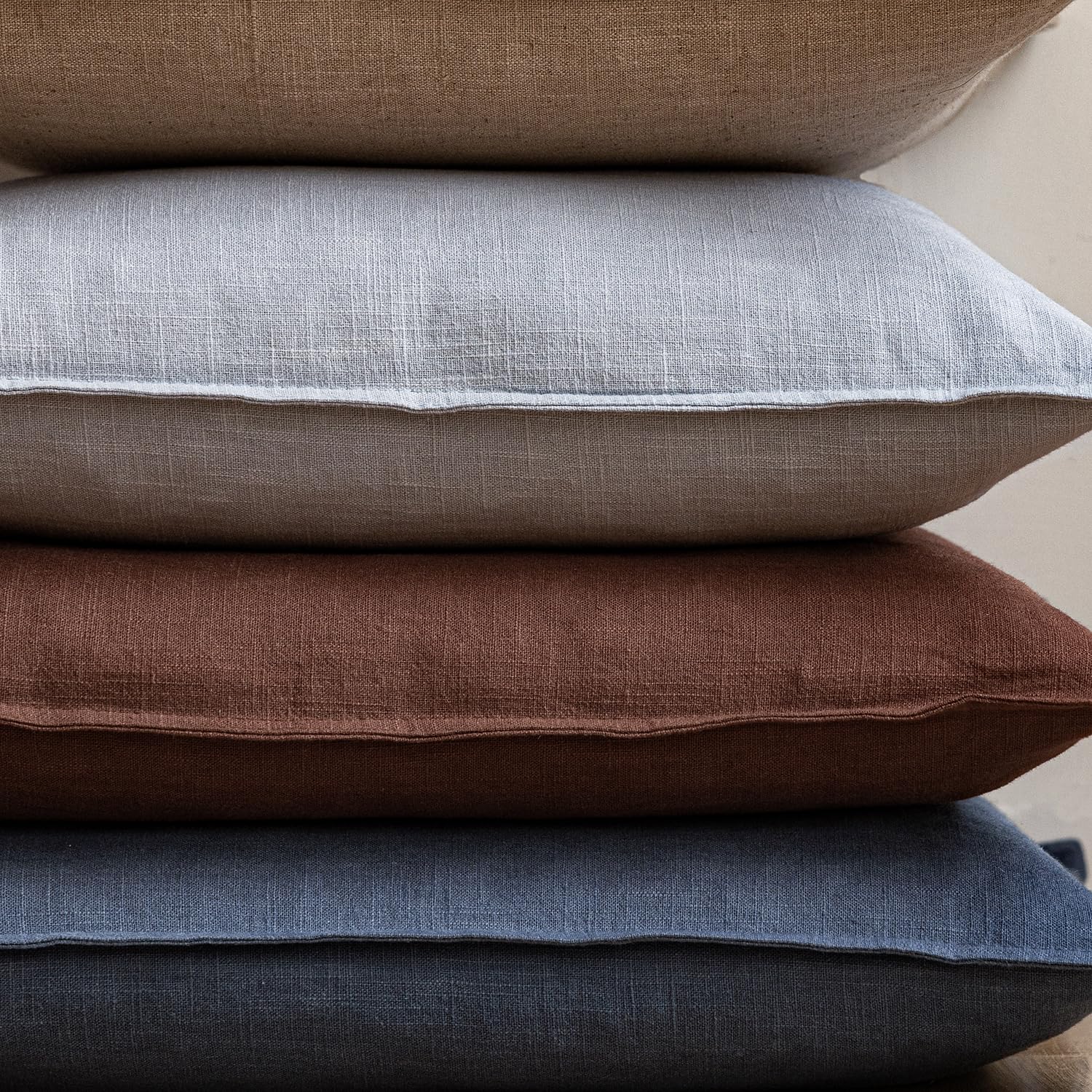 Foindtower 22x22 inch cover fits standard cushions for living spaces.
