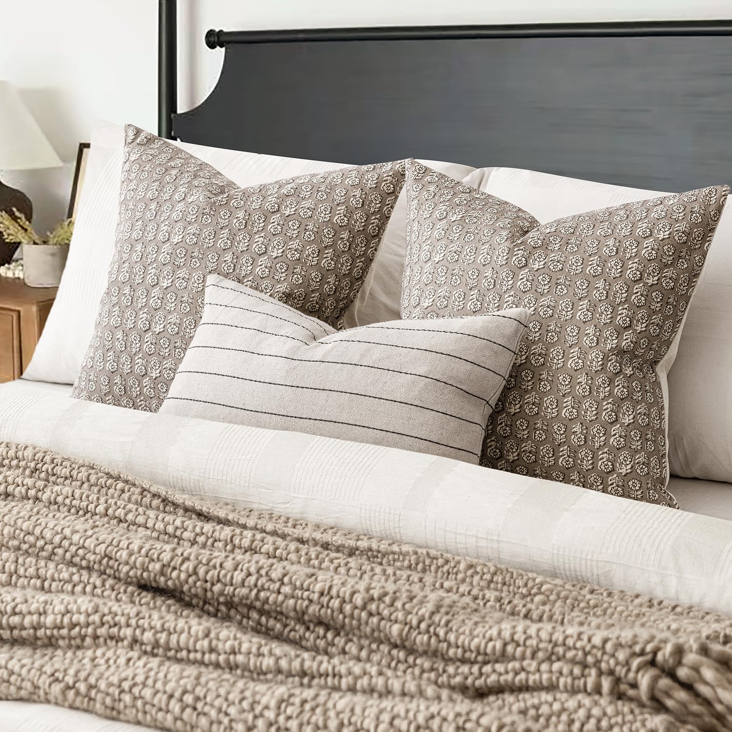 Foindtower cotton-polyester fabric offers soft touch with durable wear for daily use.