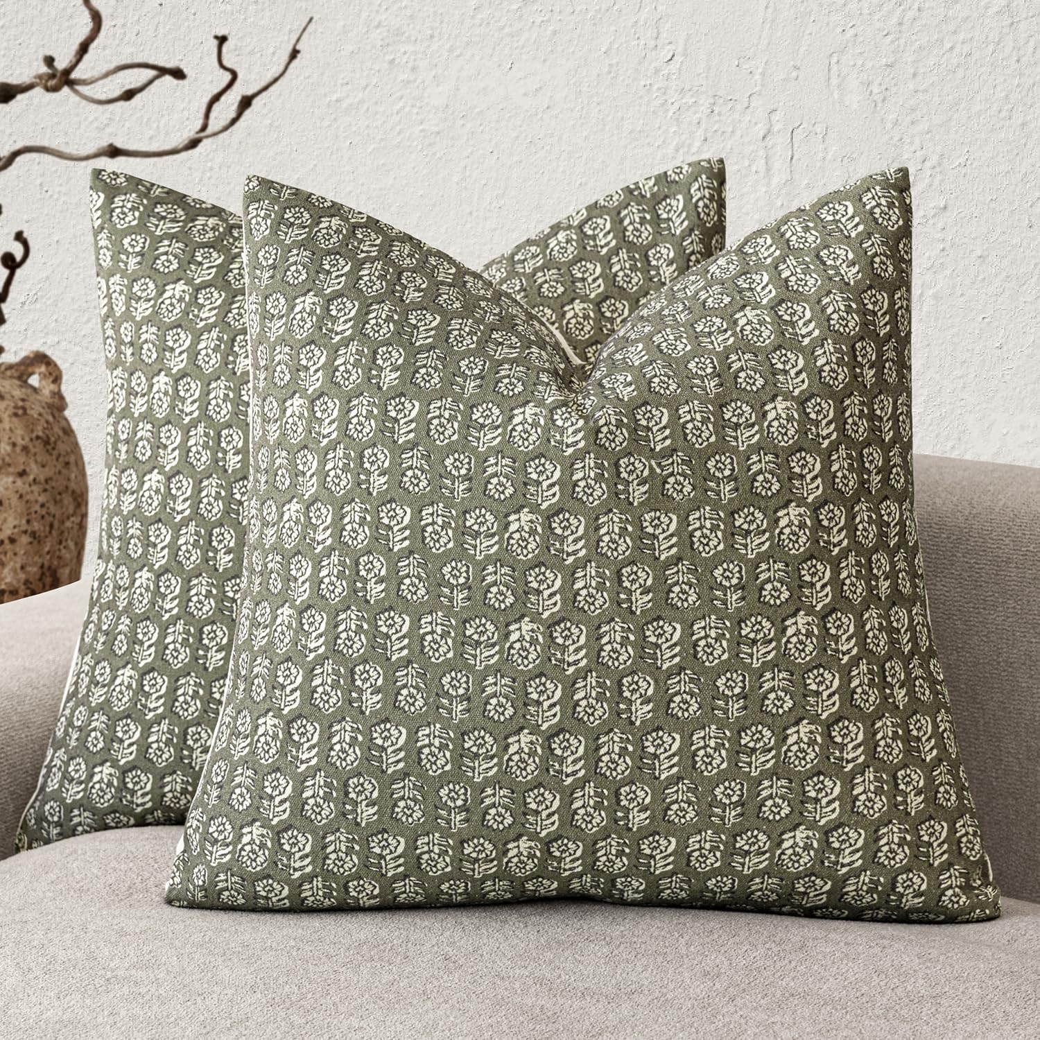 Foindtower green digital printing cushion cover resists fading and stays vibrant.