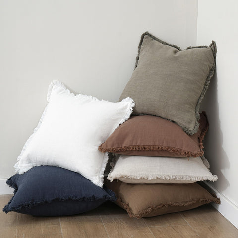 Foindtower durable ramie-cotton blend resists wear for indoor and outdoor use.