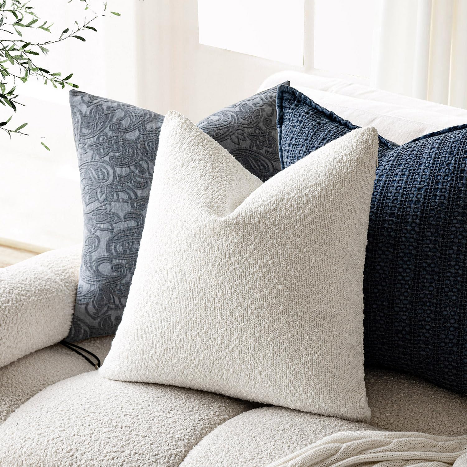 Foindtower Living room pillow cover suitable for quick, graceful style updates.