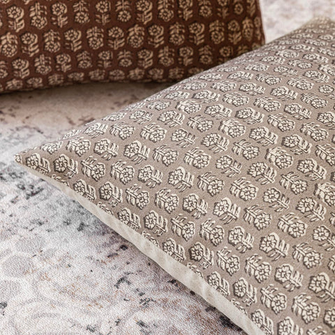 Foindtower soft cotton-polyester fabric closeup emphasizes comfort against skin.
