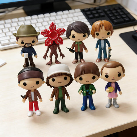 Fomuson Stranger Figure set in multiple poses adds display variety.