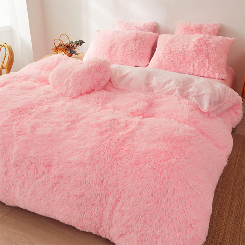 FOPPA pink pillowcase set to complete a soft bed setup.