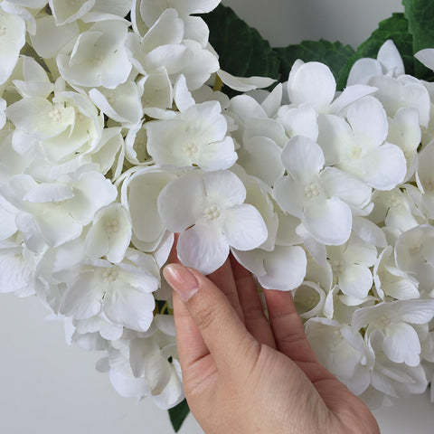 Fullness and vine base support a natural, balanced look throughout the season