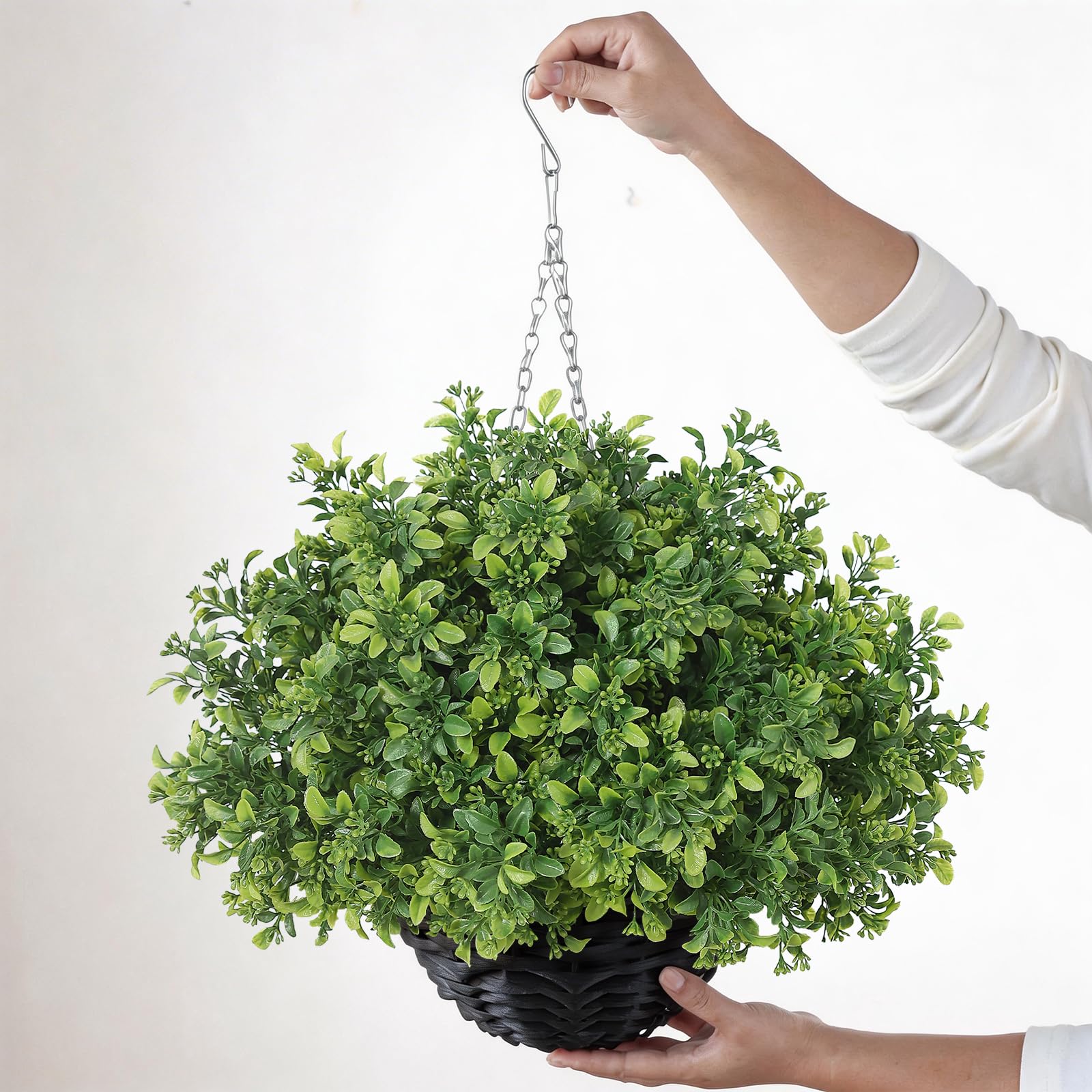 FOTEEWL maintenance-free greenery requires no watering or trimming.