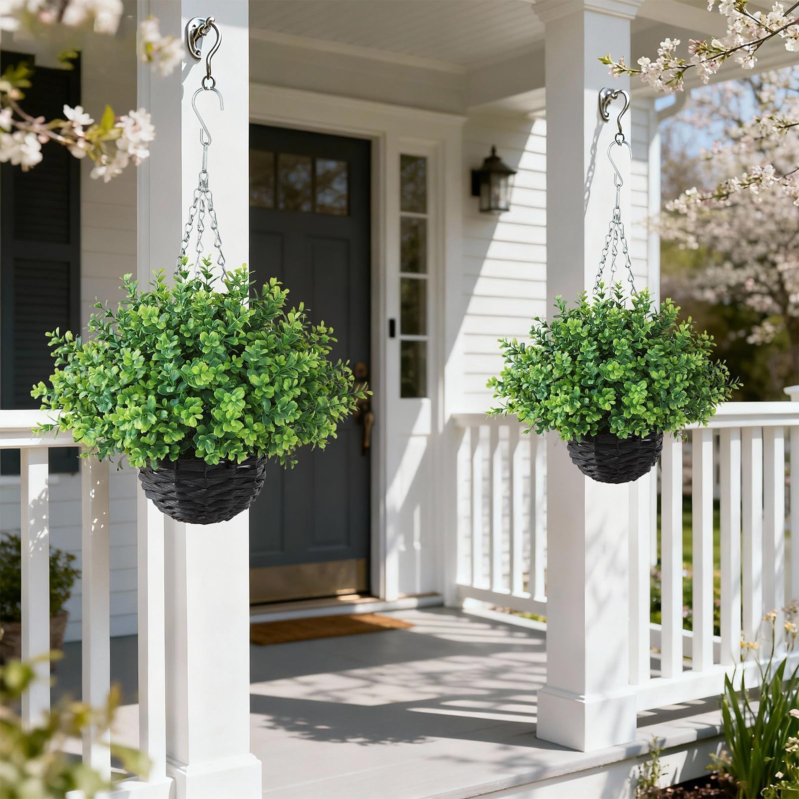 FOTEEWL Hanging basket with metal chain showcases durable outdoor setup