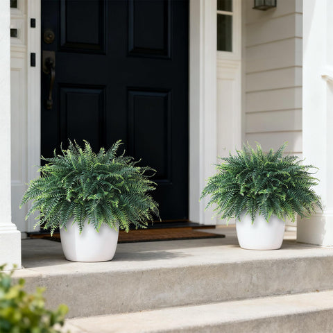 FOTEEWL artificial fern close-up showing gradient leaves and lifelike texture.