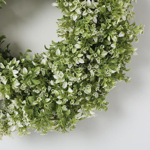 FOTEEWL UV-resistant wreath withstands sun and rain.
