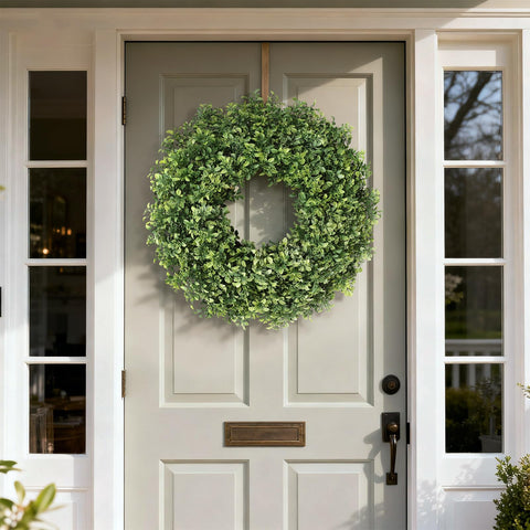 FOTEEWL green-toned boxwood wreath enhancing color and texture
