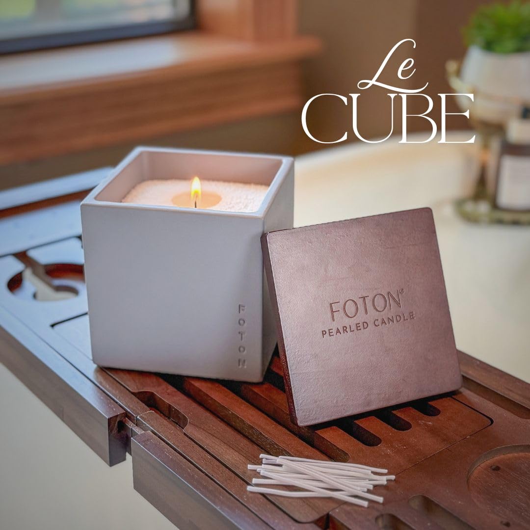 Foton Le Cube pearled candle sand wax delivers clean, slow burn.