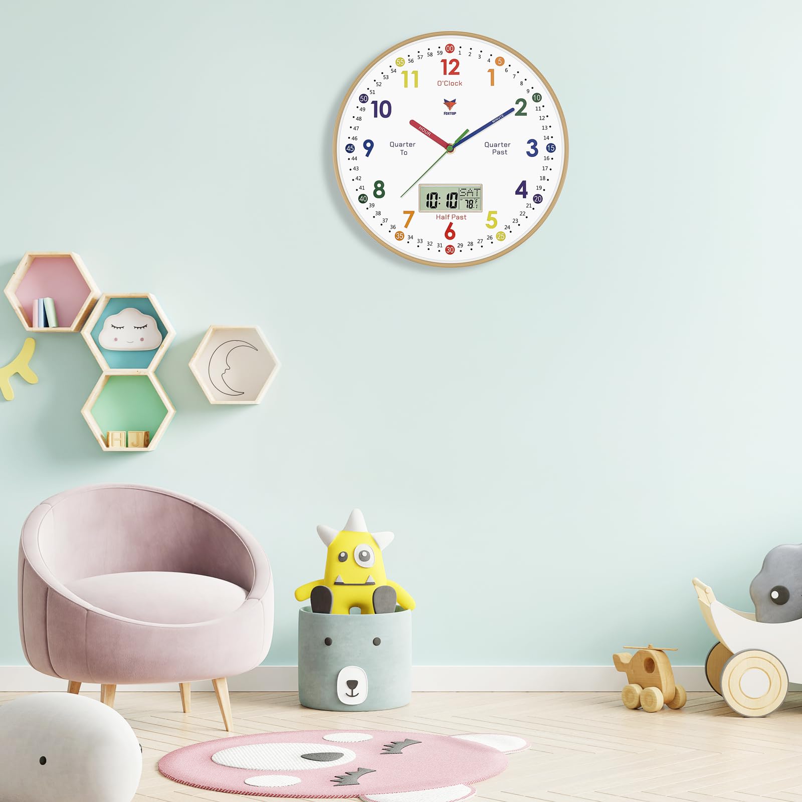 Foxtop analog face with colorful numbers aids quick time recognition.