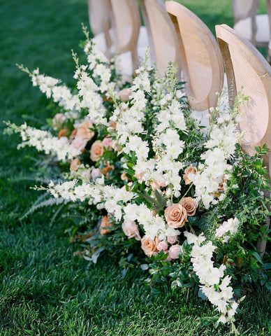 Long 33.5 inch stems enable dramatic table centerpieces