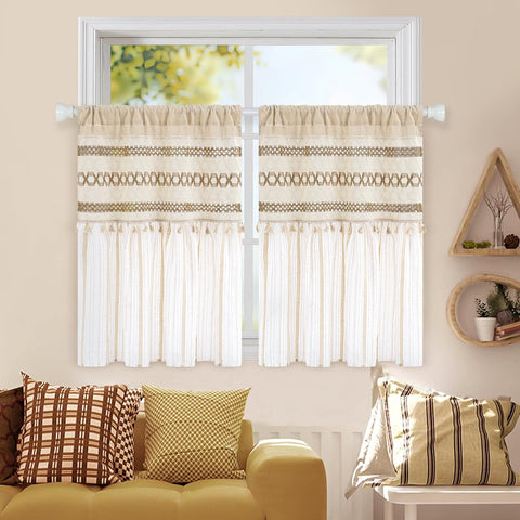 FRAMICS Farmhouse light-filtering design creates cozy daytime privacy