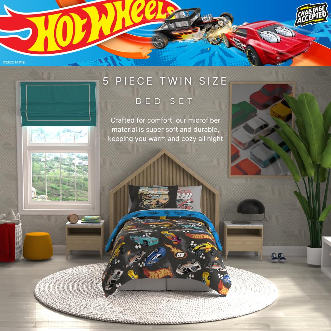 Franco Hot Wheels flat sheet featuring racing graphics for an energetic bed.