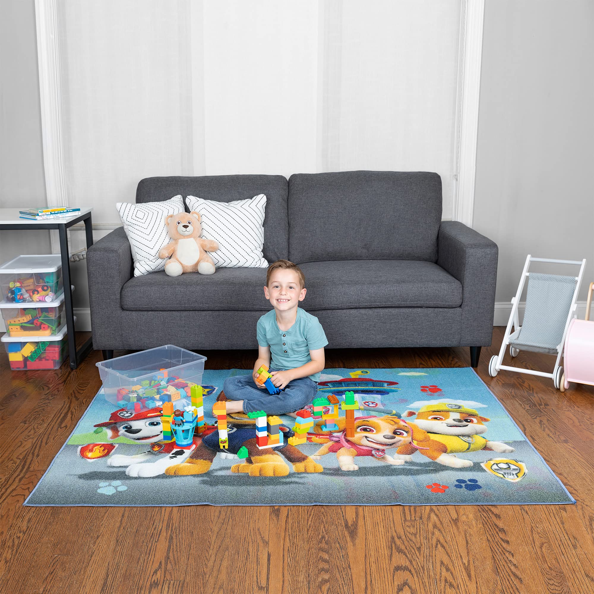 Franco Paw Patrol area rug edge-binding detail preserves shape and reduces fraying over time.
